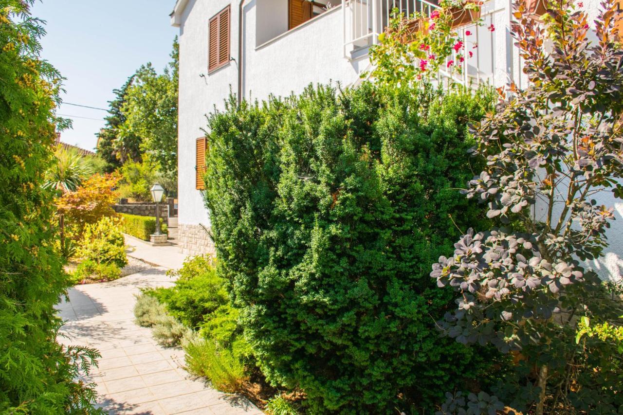 Apartments White & Green In Malinska Zewnętrze zdjęcie